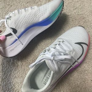 Nike Pegasus- white/multi color